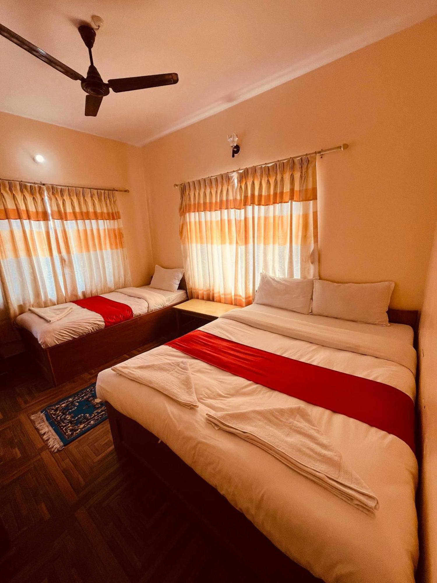 Hotel Global Inn โพคารา ภายนอก รูปภาพ