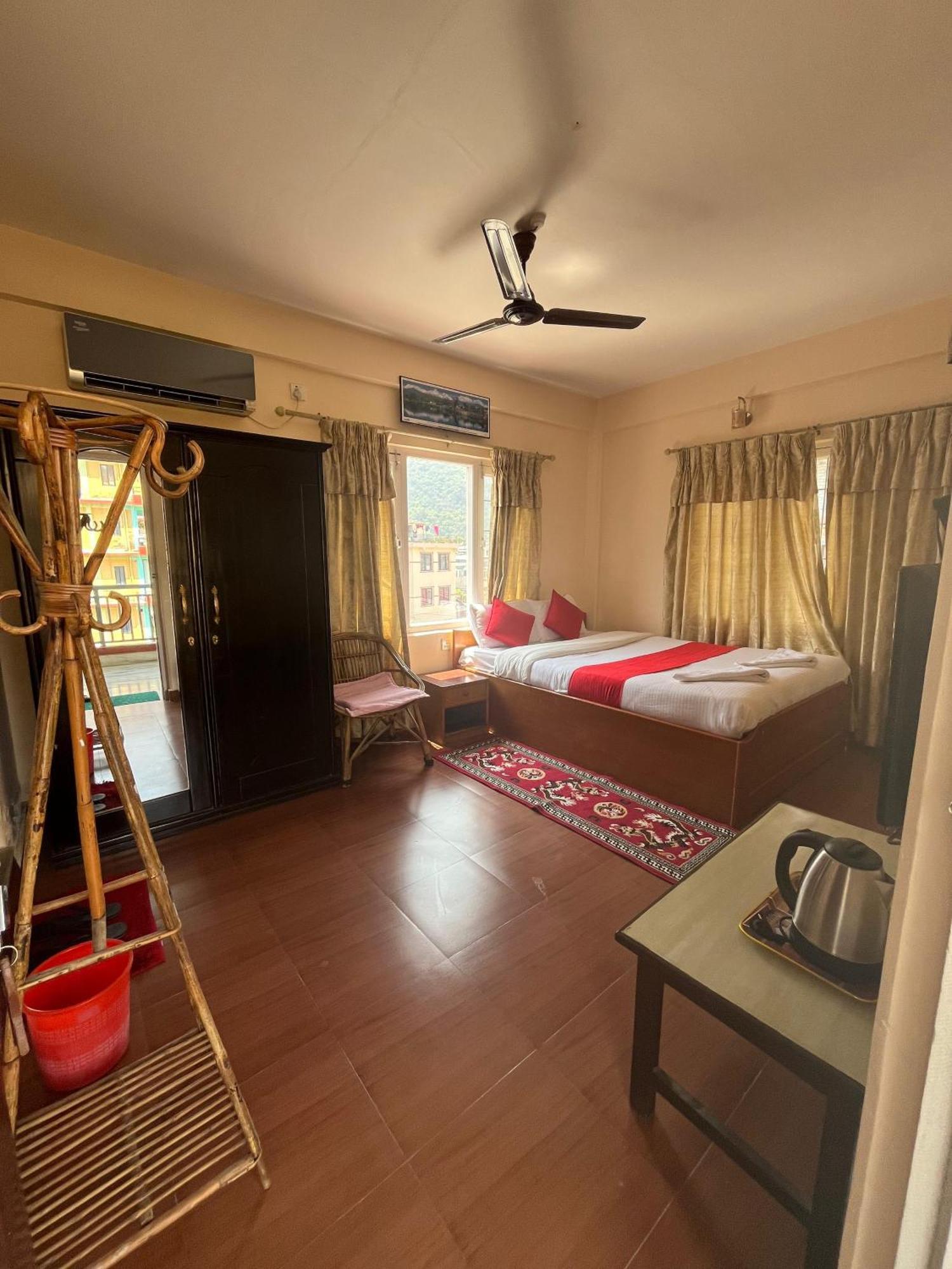 Hotel Global Inn โพคารา ภายนอก รูปภาพ
