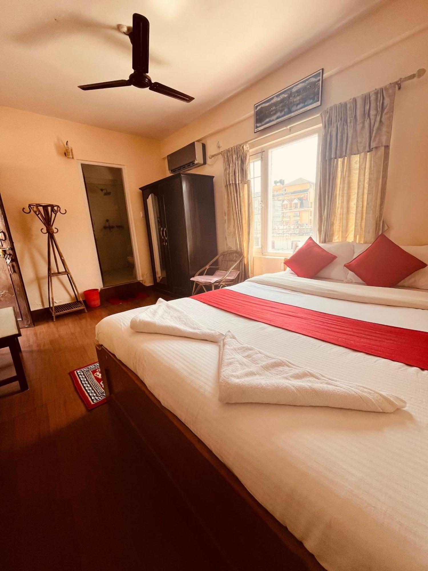 Hotel Global Inn โพคารา ภายนอก รูปภาพ